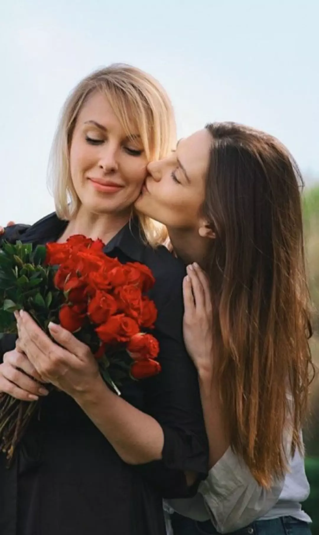 Annesiyle sosyal medyada gündem oldu