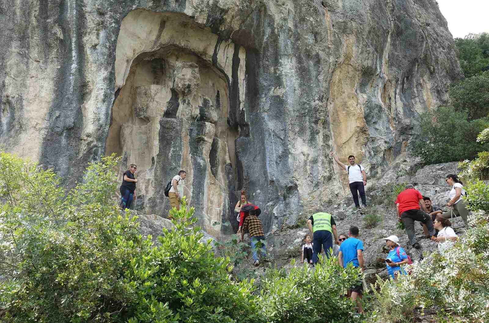 Anemon dağ yürüyüş yolu