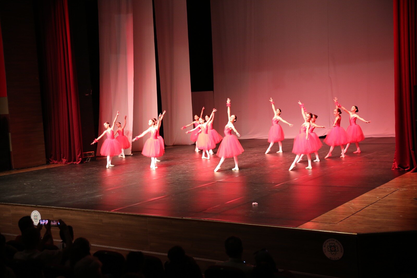 Atatürk Kültür Merkezi Yıldız Kenter Sahnesi