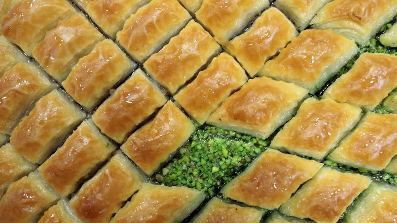 Baklavadan Dışkı Çıktı