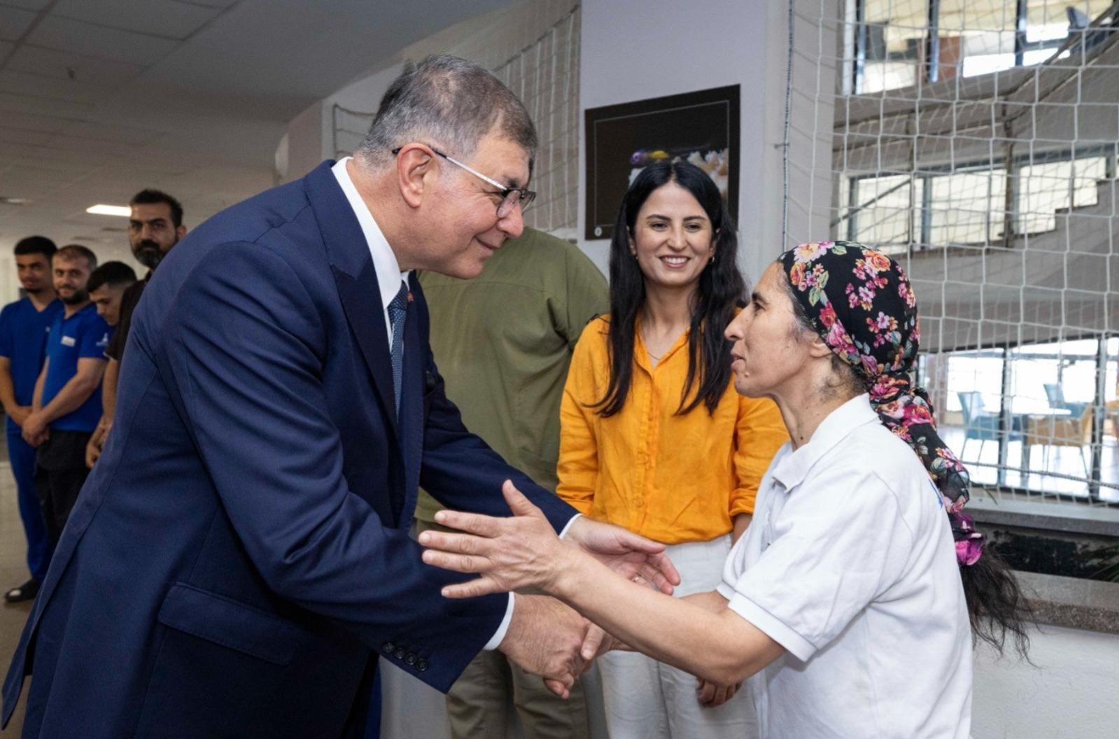 Huzurevi sakinleriyle samimi bayramlaşma