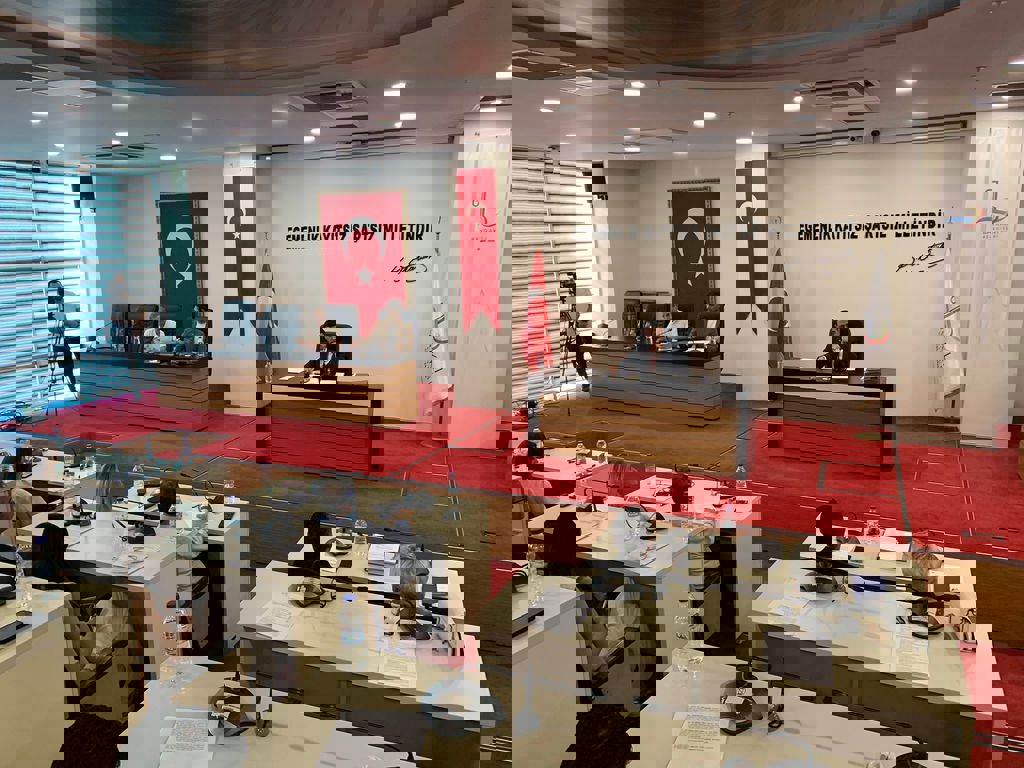 Bayraklı Meclisi Şpo Itirazı
