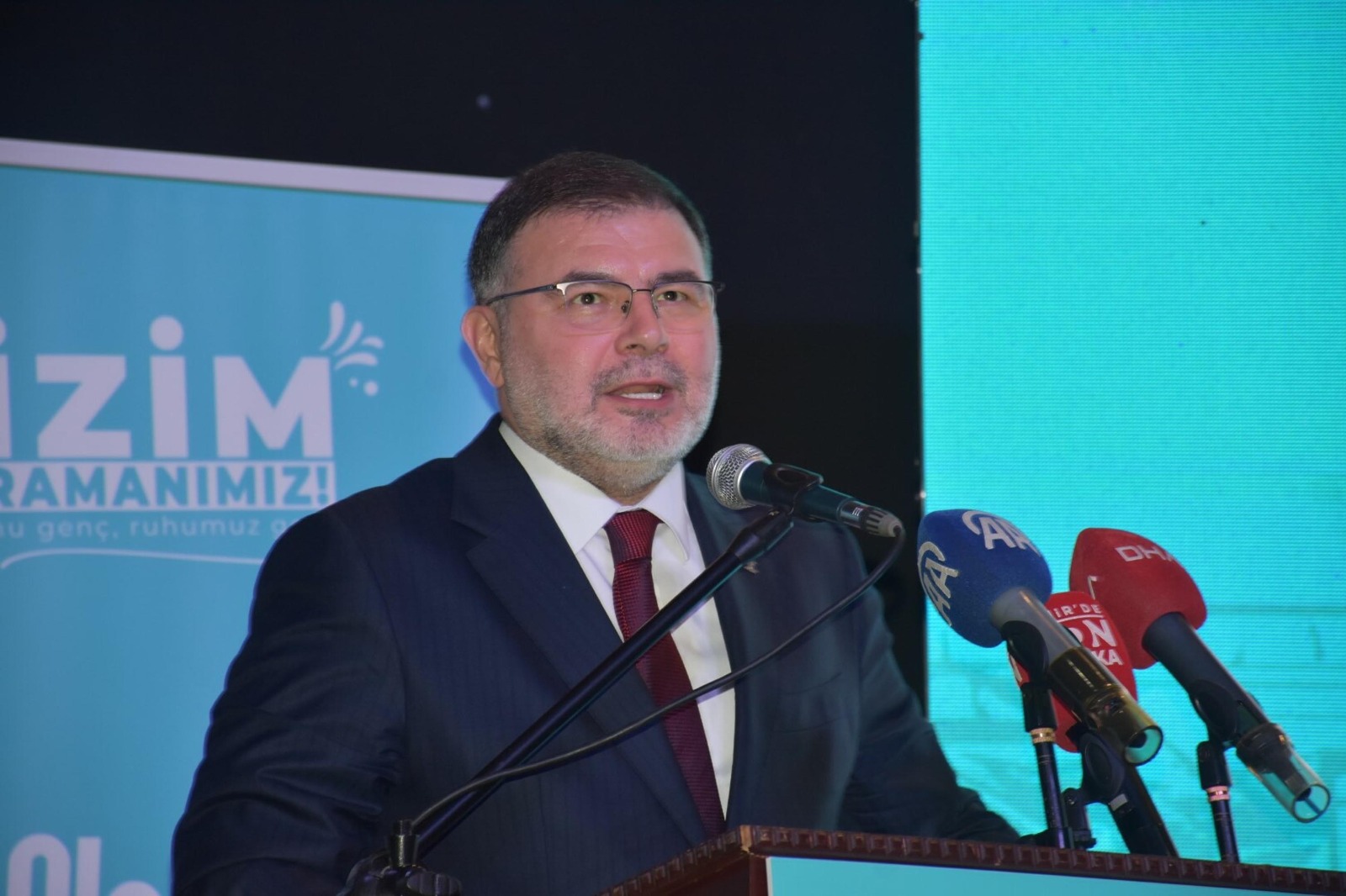 "Dünya beşten büyüktür" düşüncesinin temsili TÜGVA