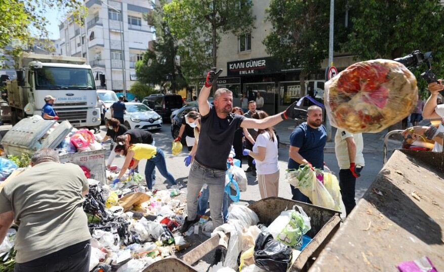 Başkan Duman çöp topladı