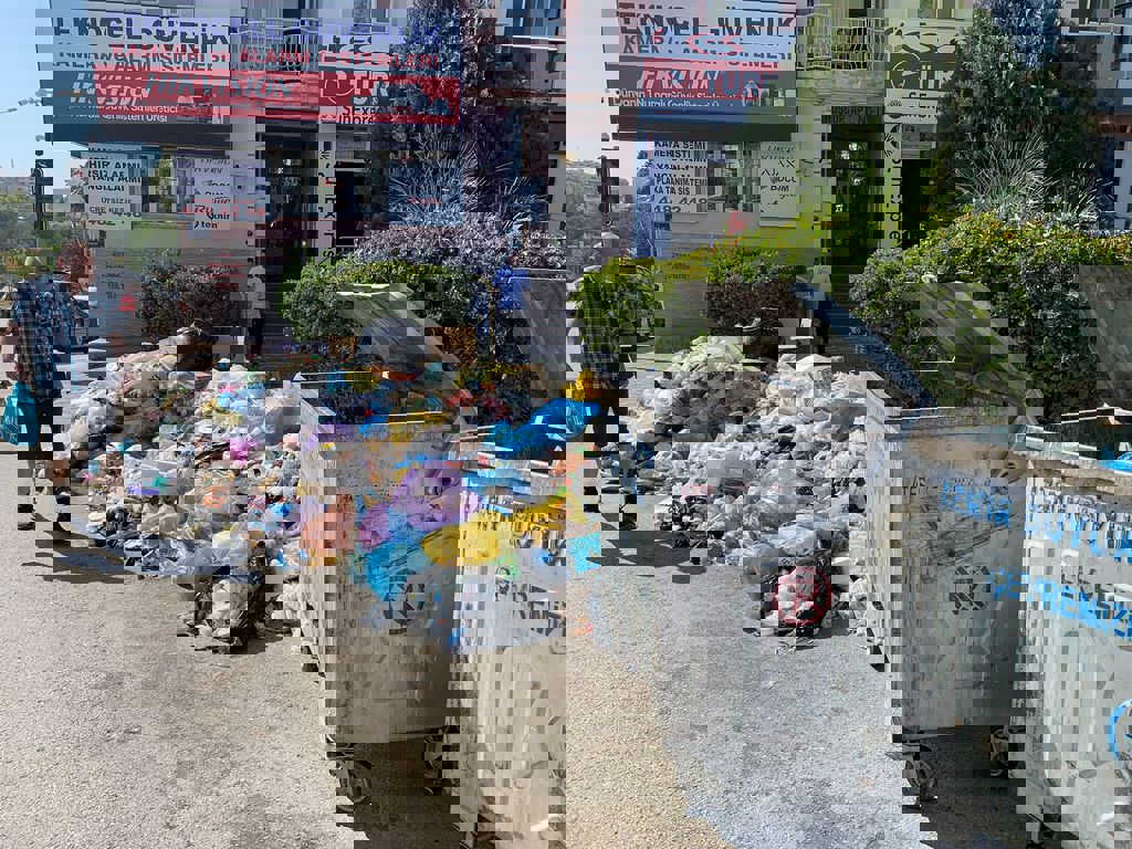 Buca’da 1763 Işçi 8 Gündür Grevde Belediye Yönetimi Kendi Toplantısına Katılmadı! (2)-1