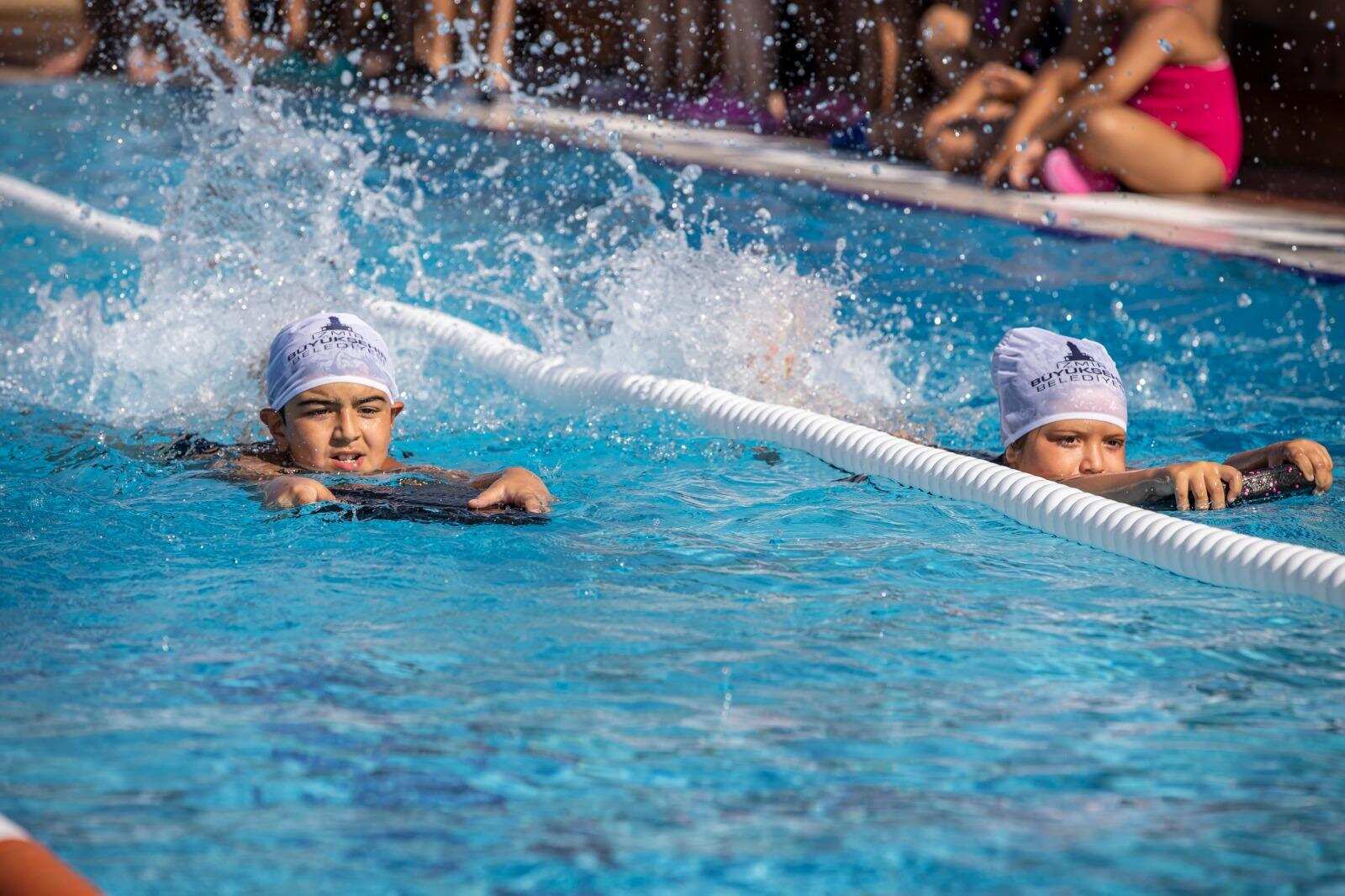 Celal Atik Spor Salonu Yüzme Havuzu