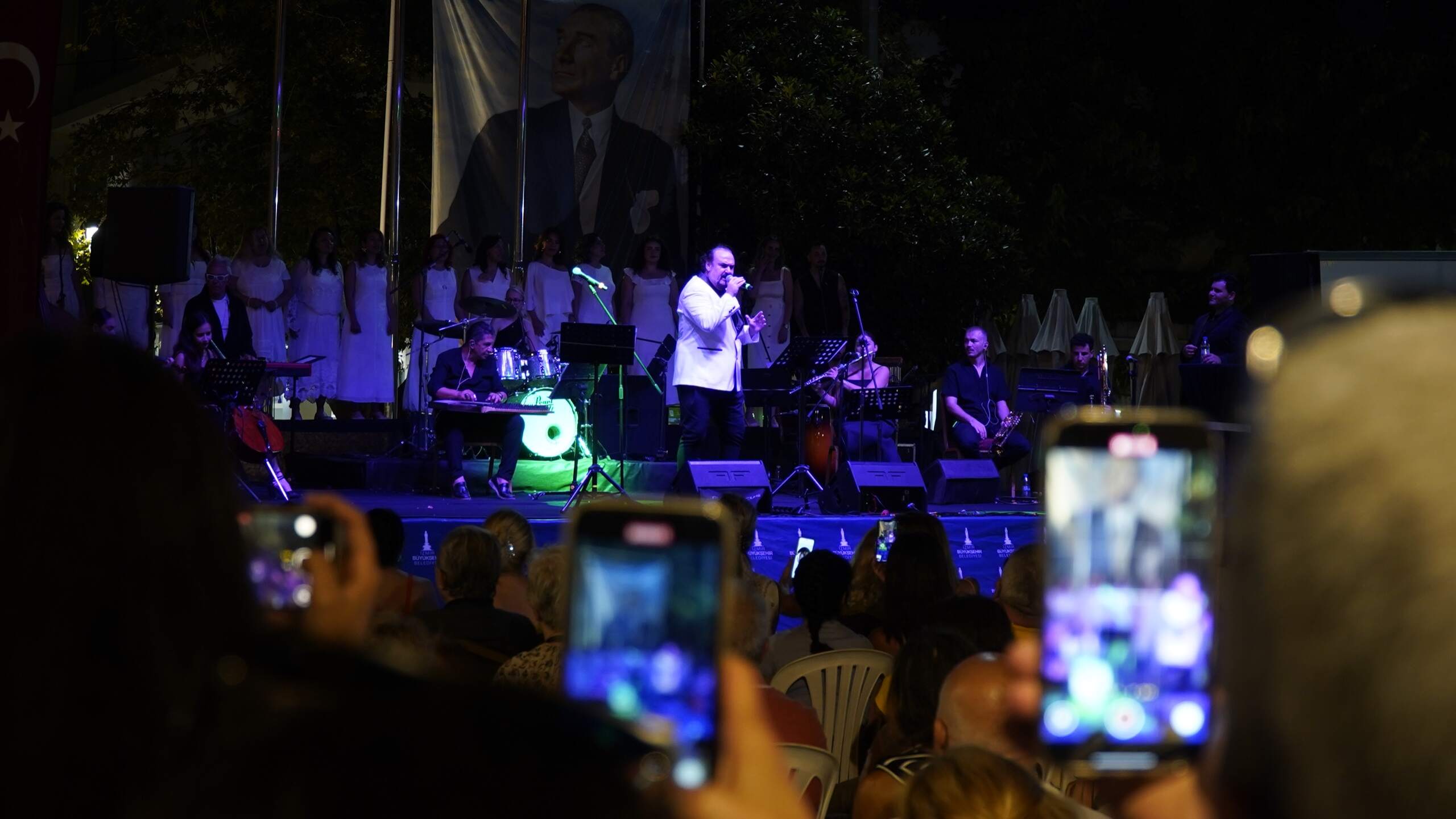 Çeşme Cumhuriyet Meydanı
