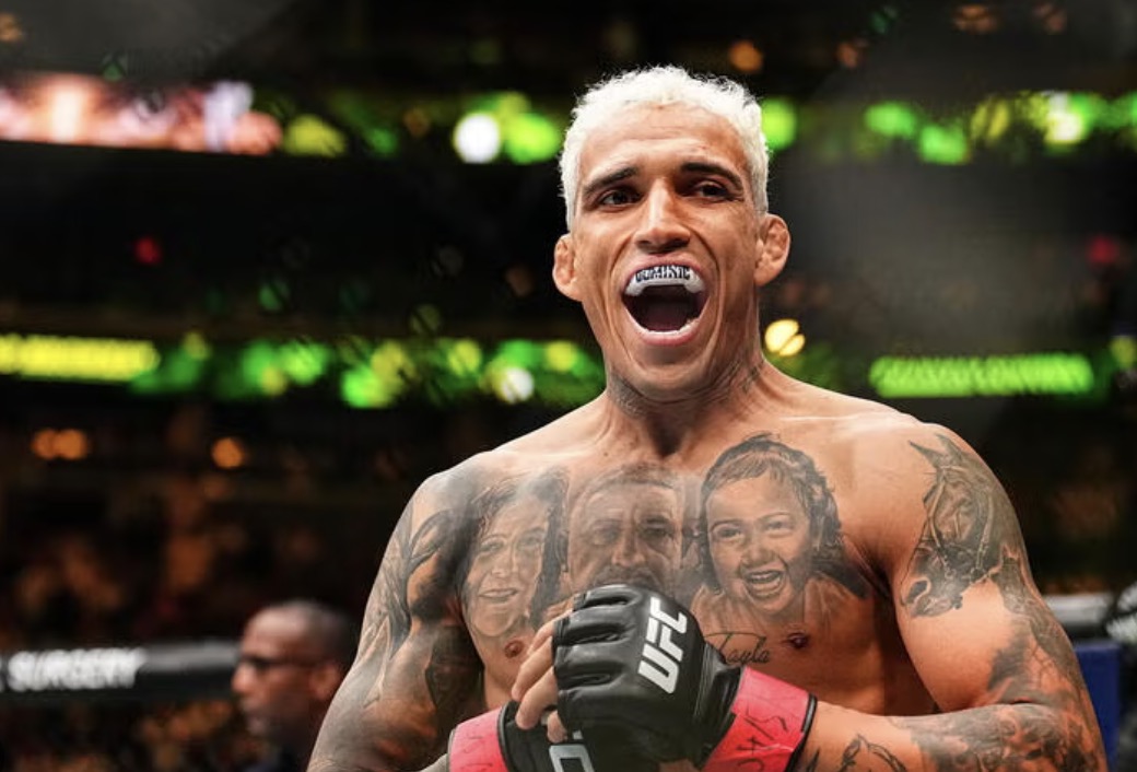 Charles Oliveira Kimdir