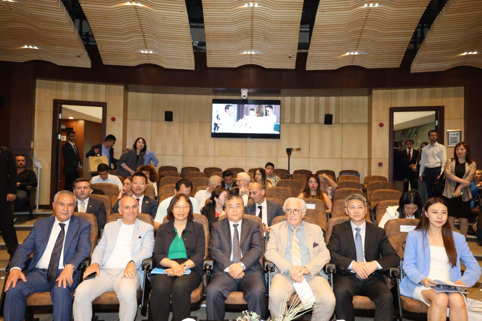 Çin Uluslararası İthalat Fuarı Bürosu