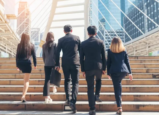 Dubai'de dört gün çalışma, üç gün tatil dönemi başlıyor