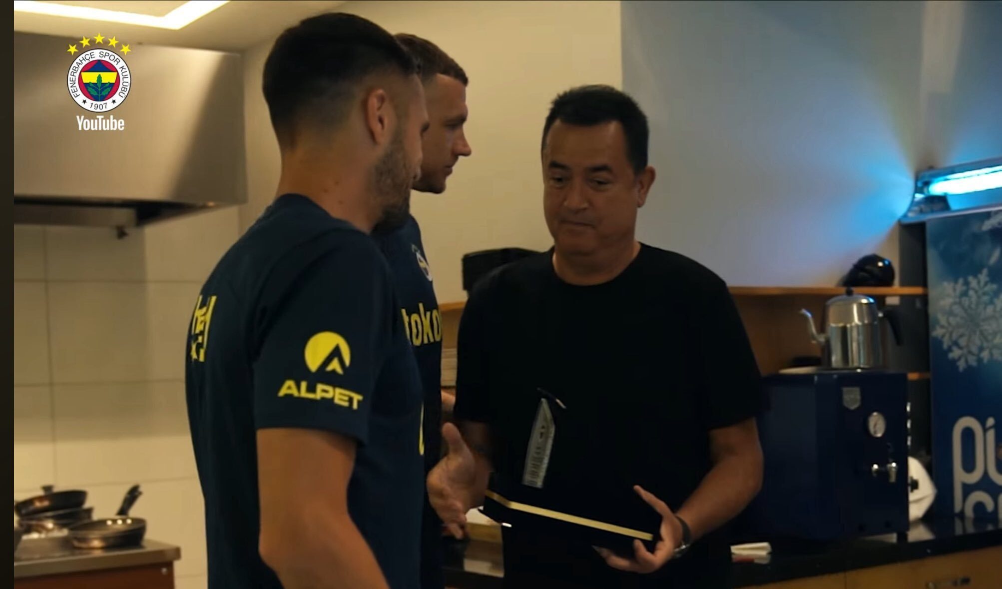 Dzeko ve Tadic'e veda