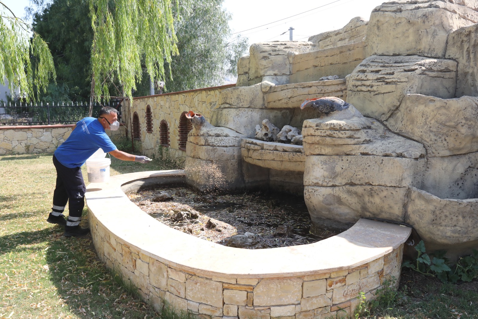 Rögardan çöp konteynerine, havadan sulak alanlara