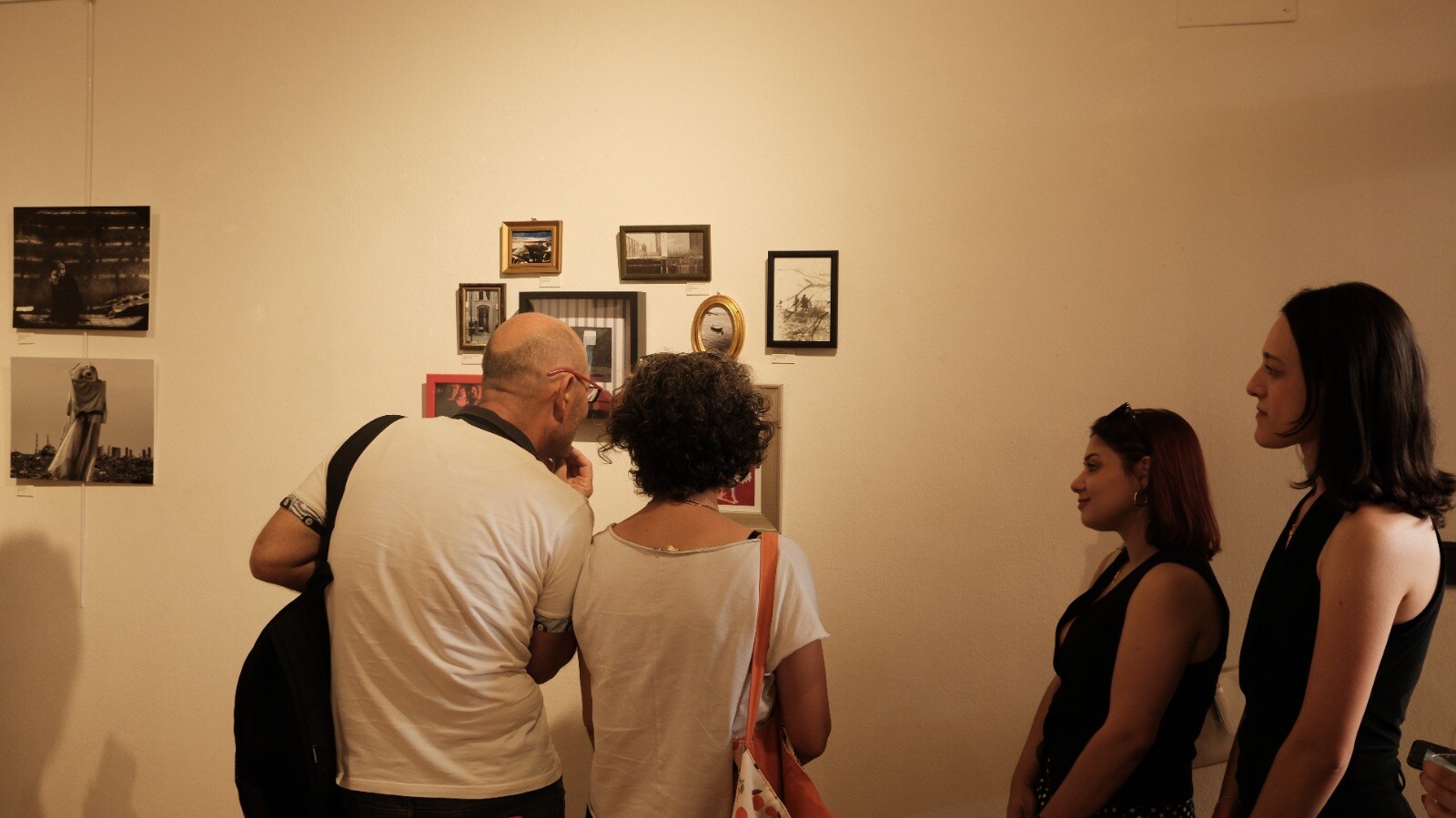 Görünmezde Gezinmek