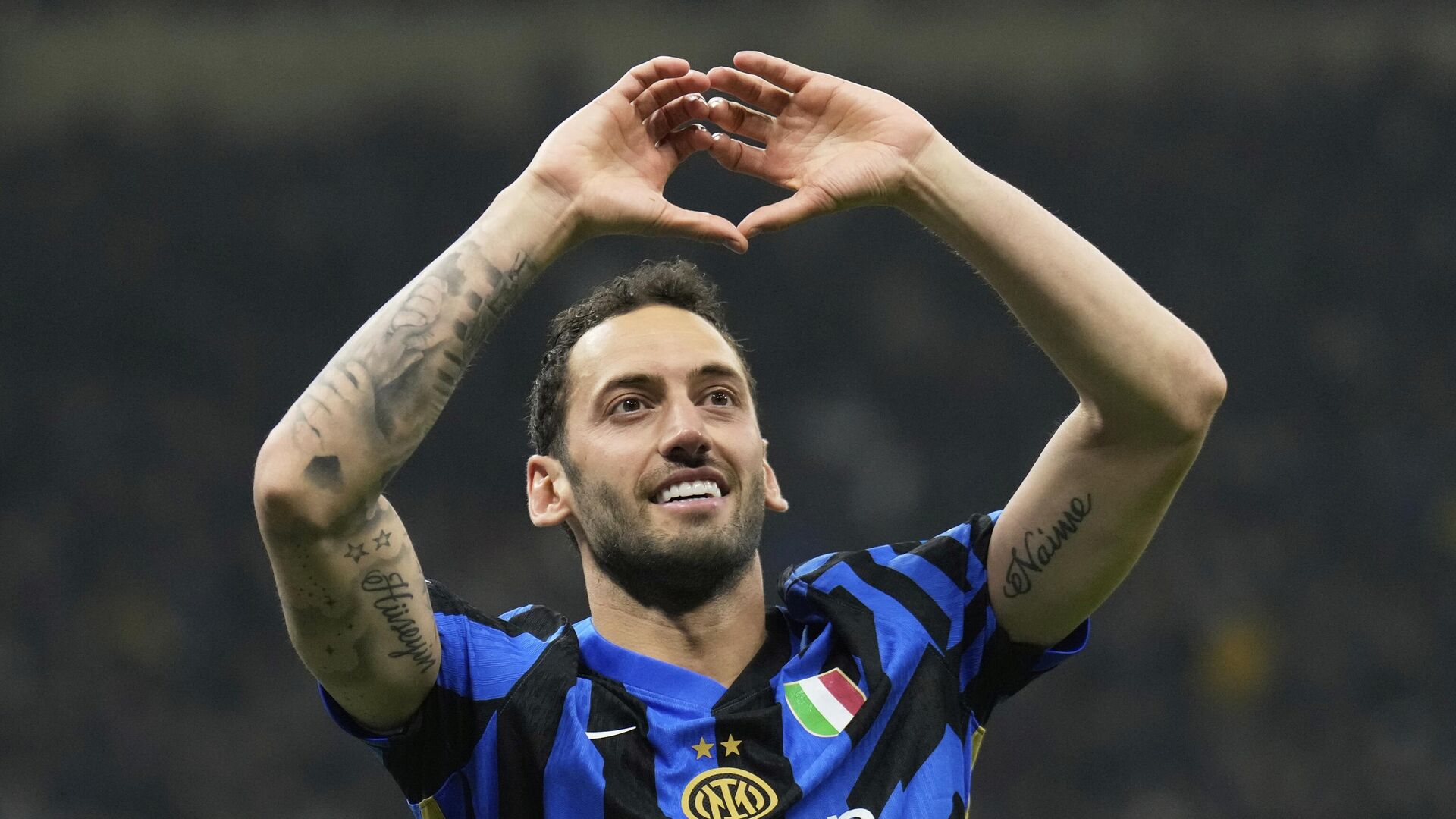 Hakan Çalhanoğlu-8