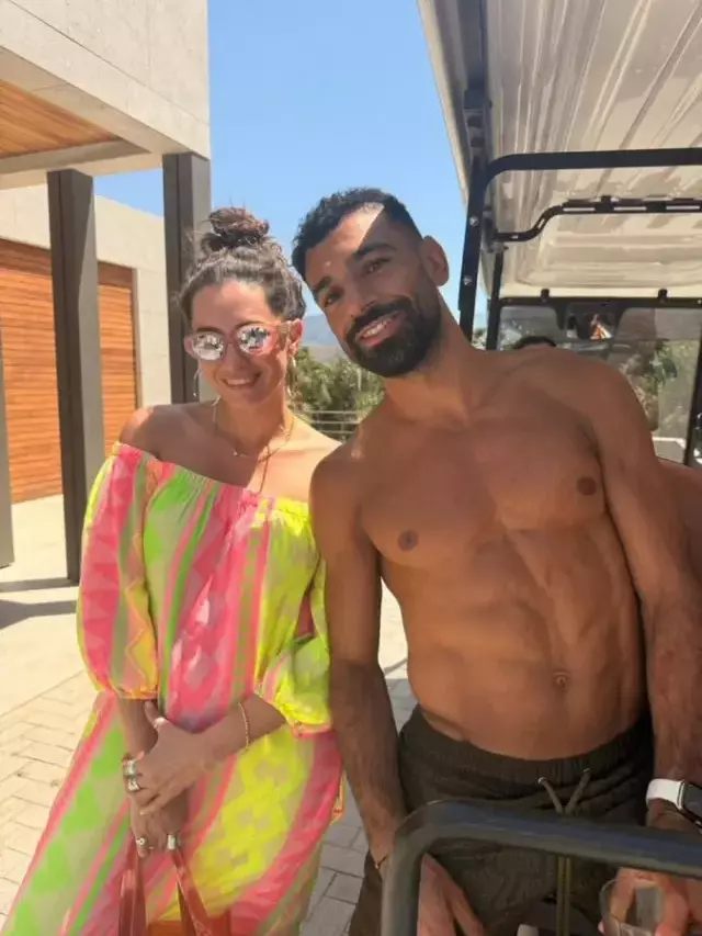 Hande Doğandemir Salah ile poz verdi