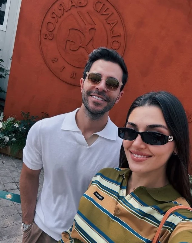 Hande Erçel Ve Hakan Sabancı-1