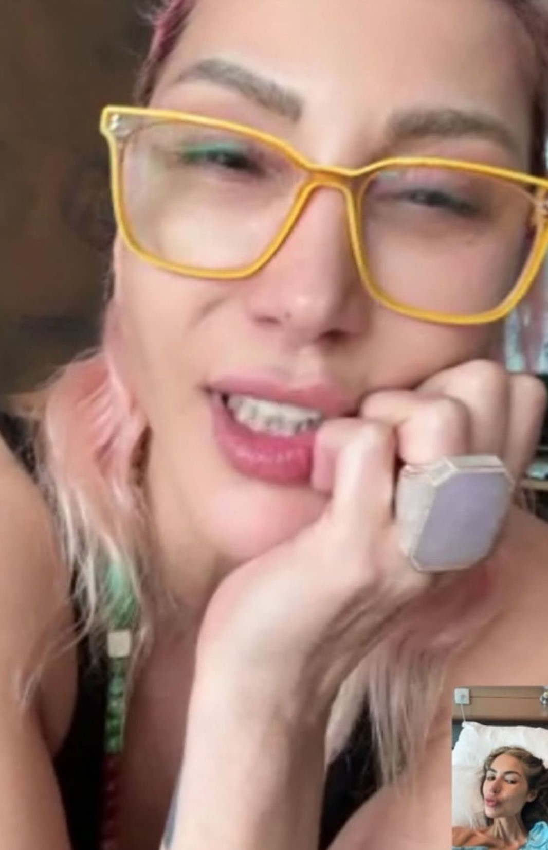 Hande Yener Ve Nihal Candan-1