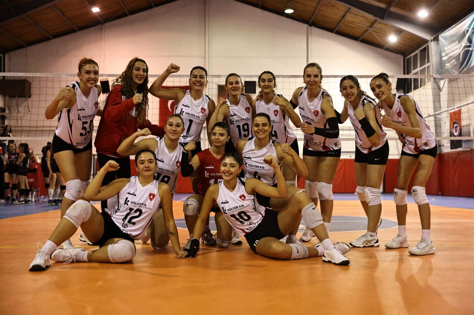 İncilipınar Kapalı Yüzme Havuzu