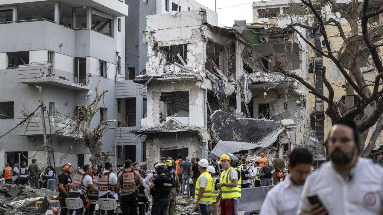 İran füzeleri İsrail'i vurdu