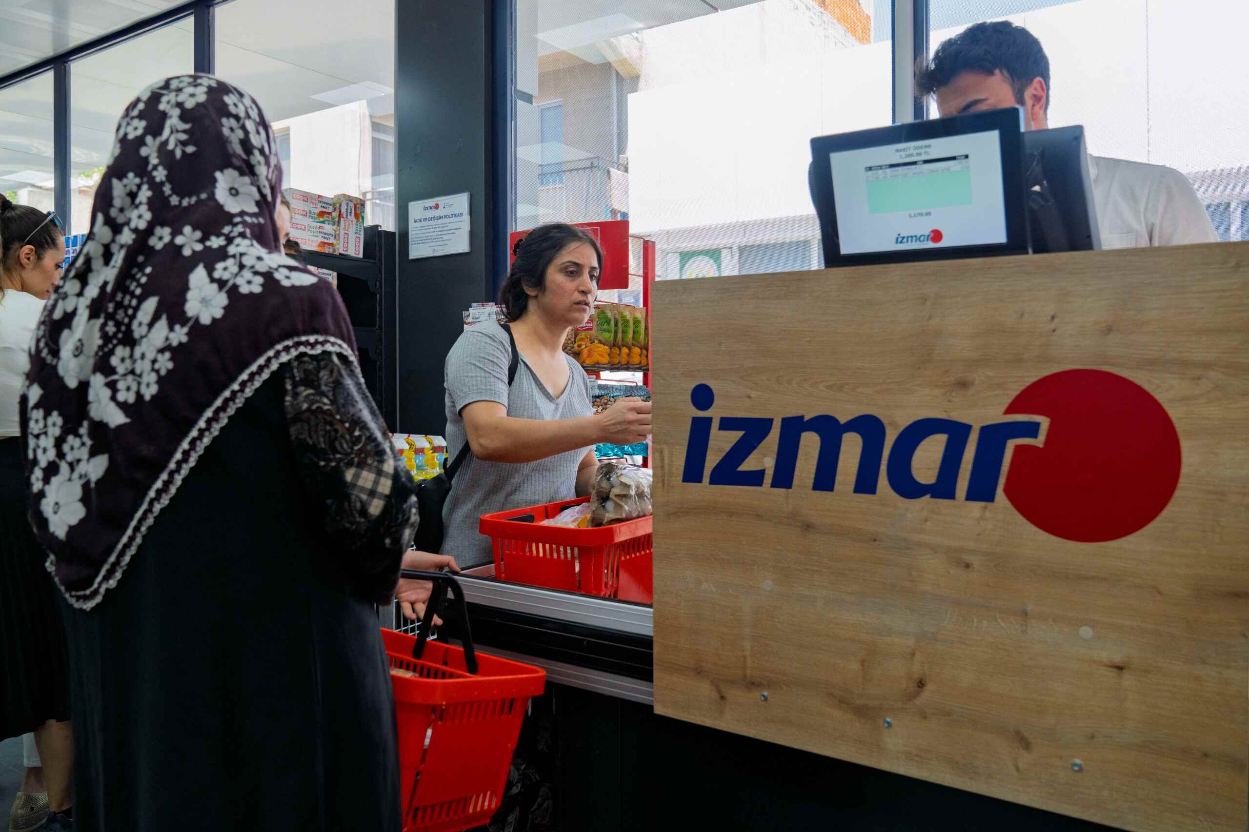 İZMAR mağazaları