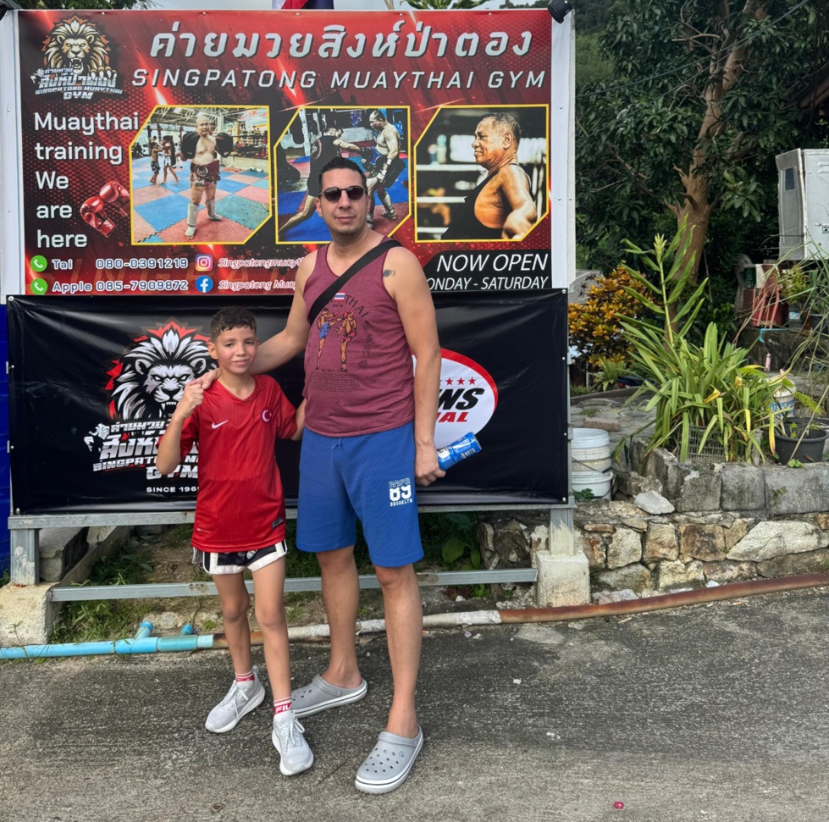 Şampiyon rakibine ringi dar etti