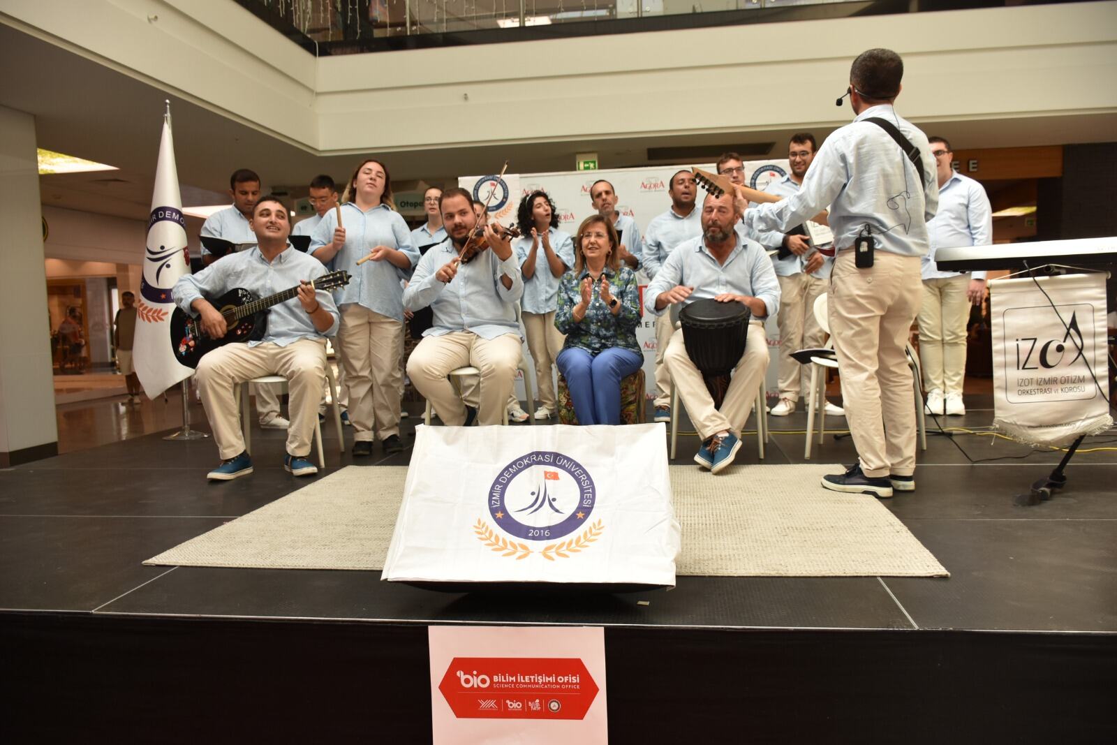 İzmir Demokrasi Üniversitesi