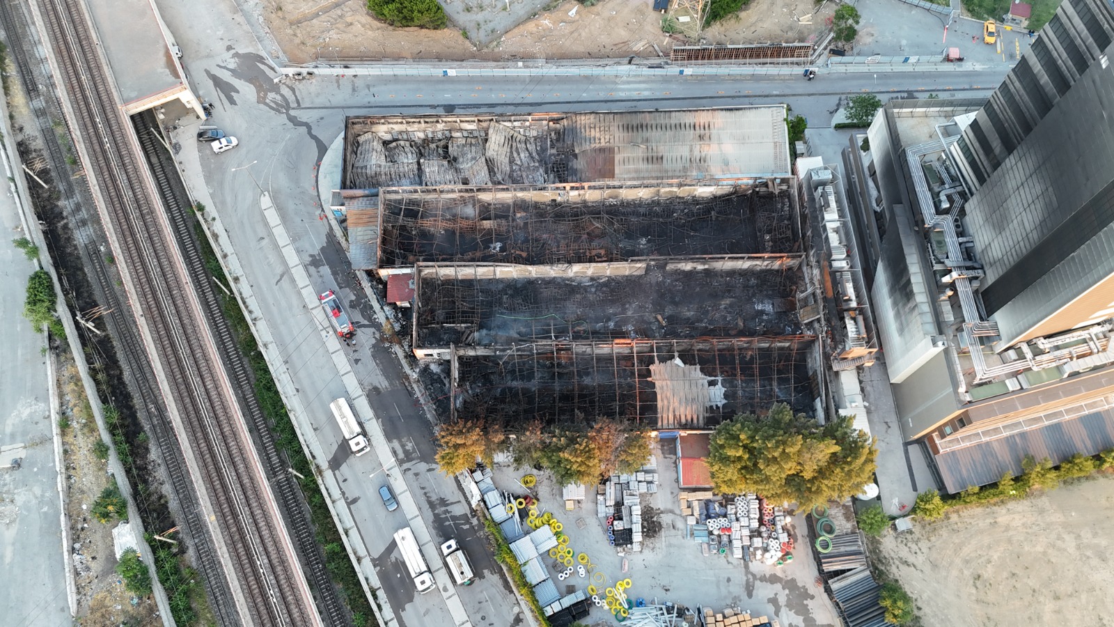 Yangının bilançosu gün ışığıyla ortaya çıktı