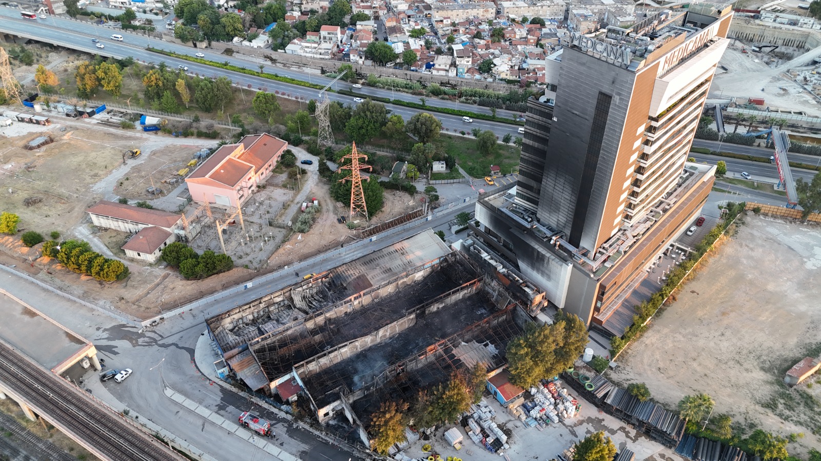 Alevler fabrikayı sardı, geniş çaplı müdahale başlatıldı