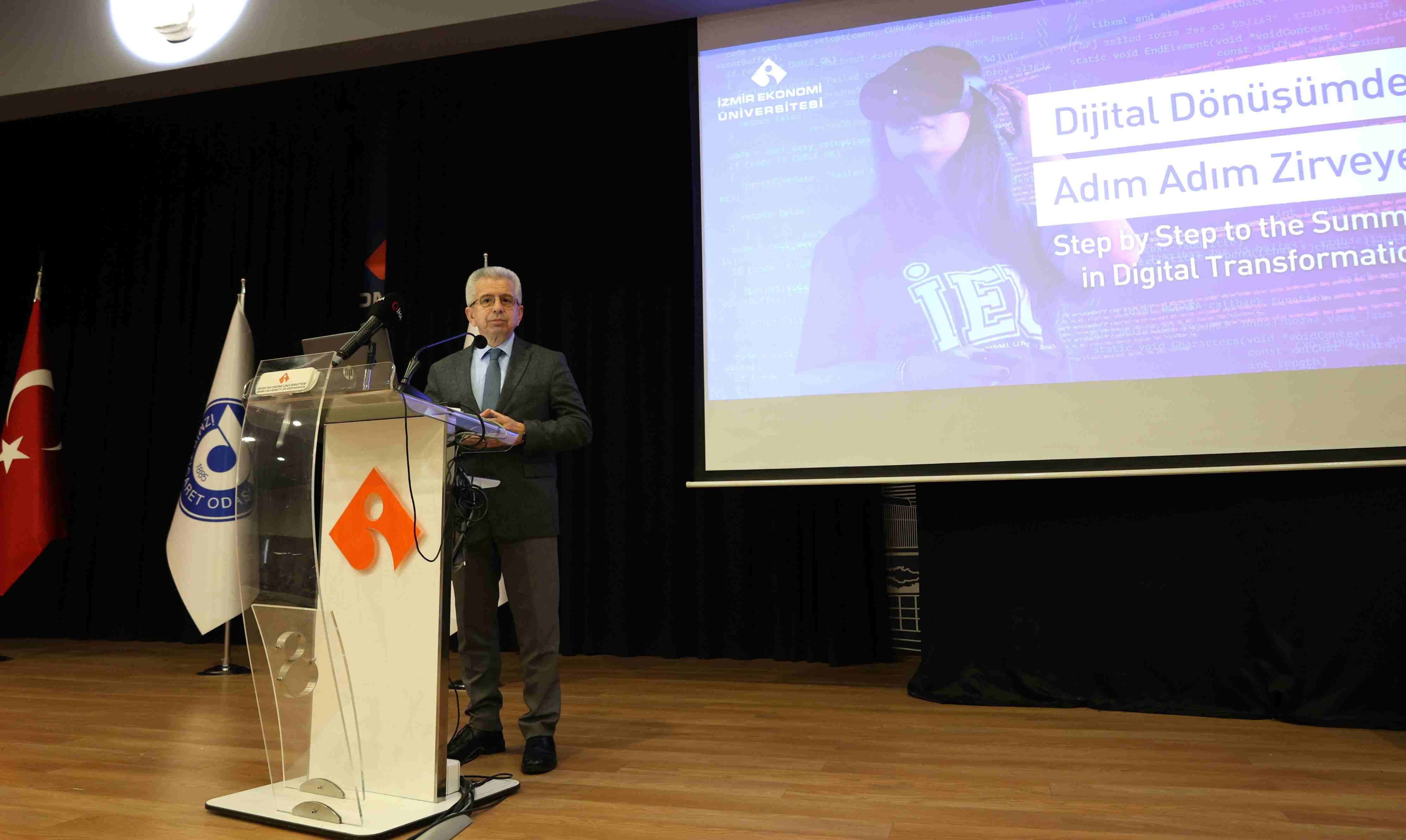 İzmir Ekonomi Üniversitesi