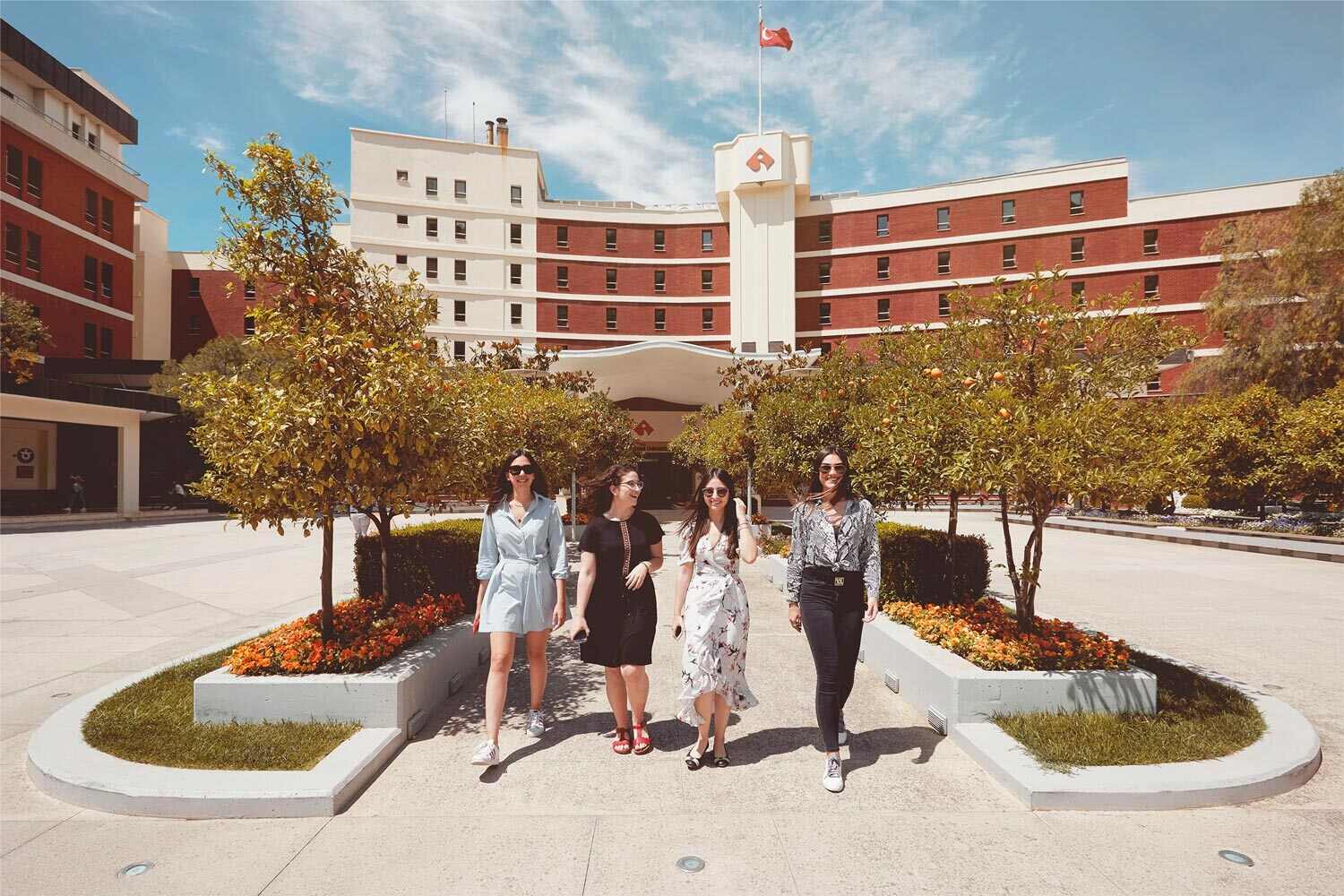 İzmir Ekonomi Üniversitesi