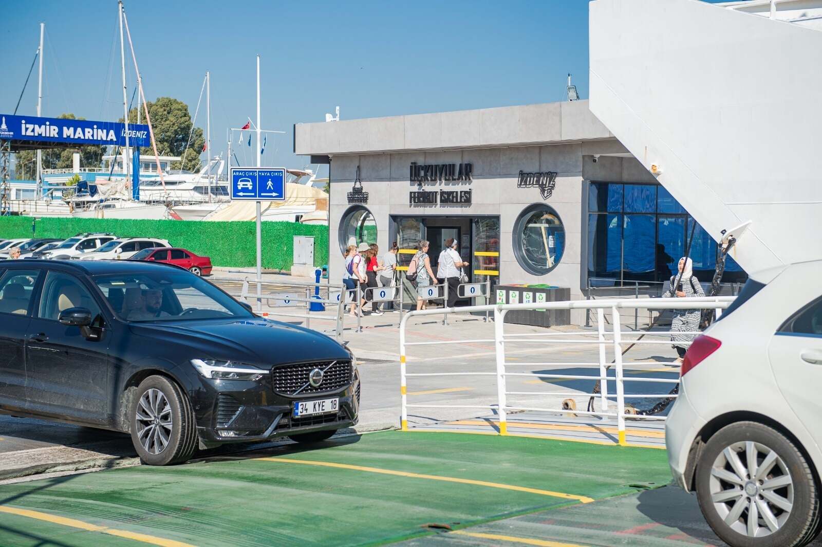 İzmir feribot saatleri