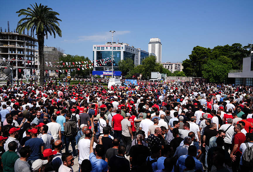 İzmir'de 23 bin işçi grevde