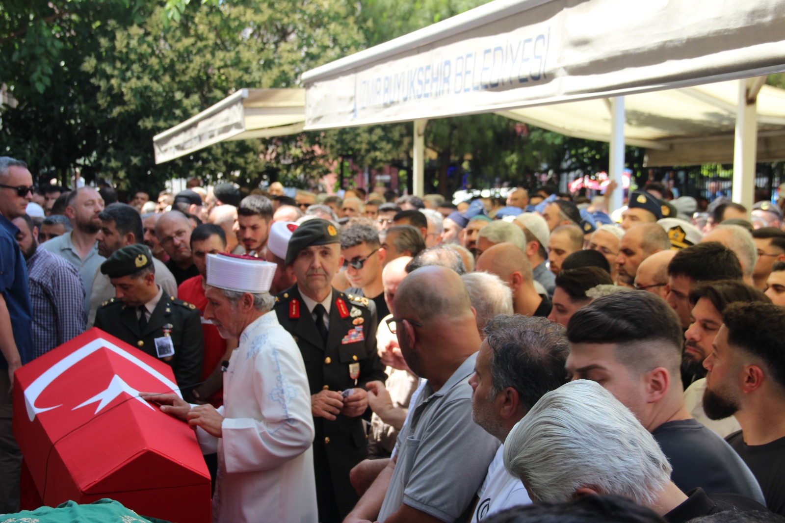 Gözyaşları arasında veda