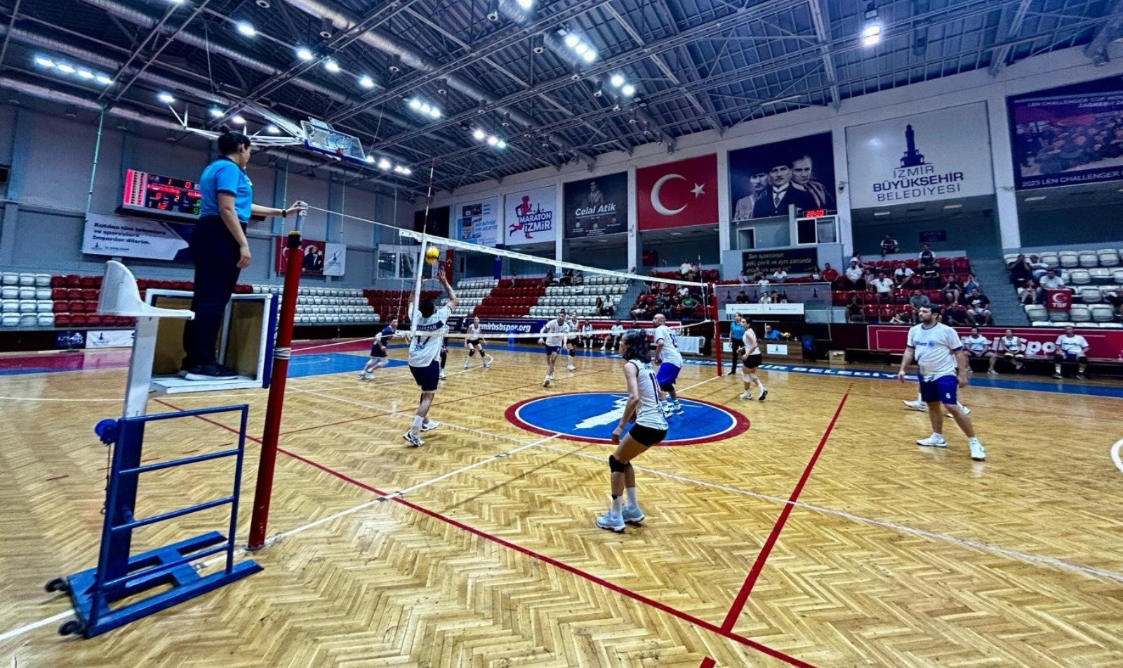 LÖSEV'e özel ödül: En sempatik takım