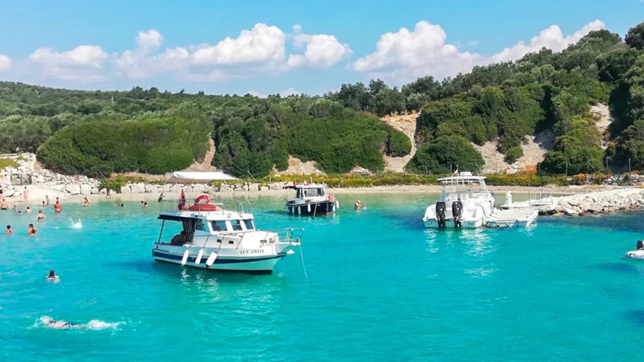 İzmir'deki Bu Köy Maldivler'e Kafa Tutuyor Dikili'ye Sadece 20 Dakika Uzaklıkta! (4)