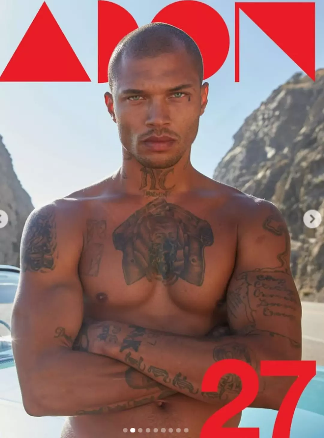 Hayır kurumlarıyla çalışıyor