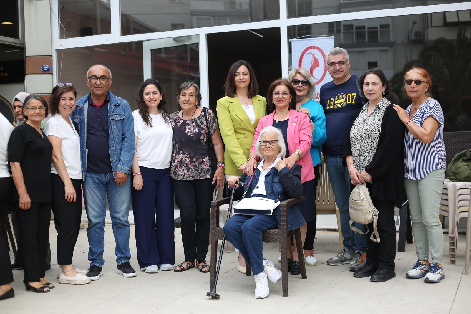 Kadınlar ve kadın dostları bir arada