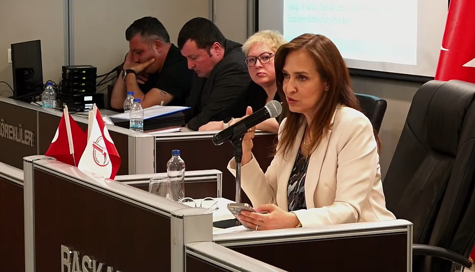 Belediyede önemli müdürlük kapatmaları ve birleşmeler