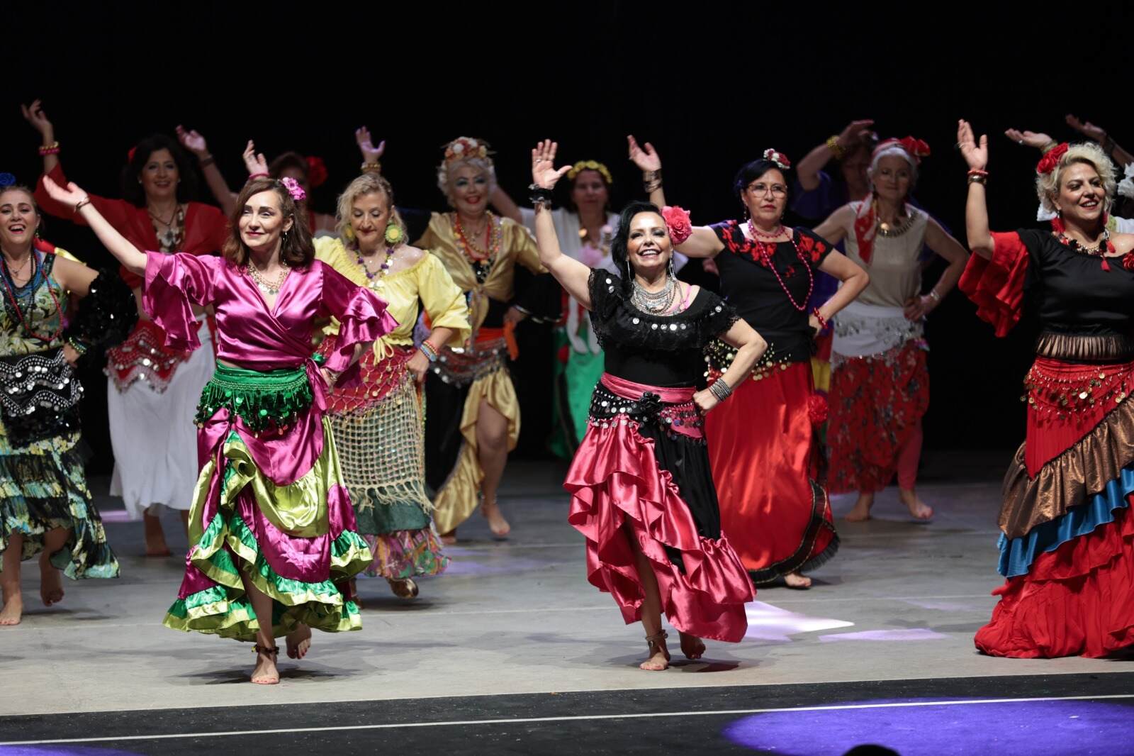 Konak Halk Oyunları Şenliği