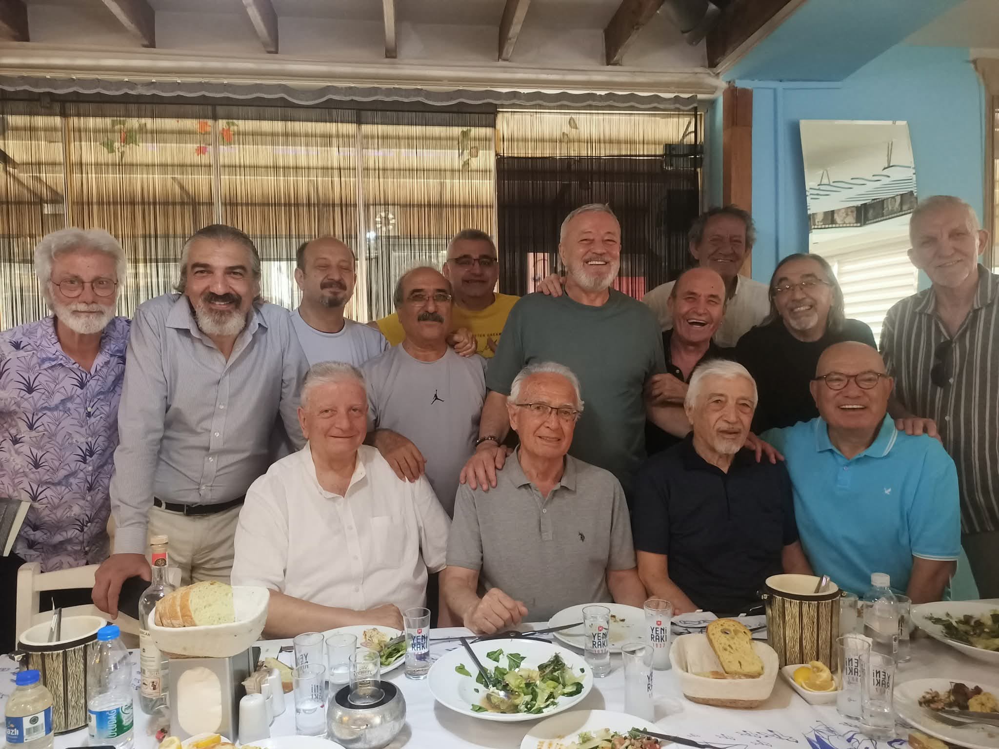 ŞAİR YAZARLAR BİR ARADA..