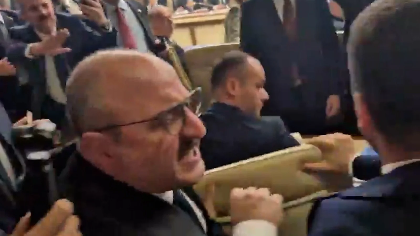 Zeytinlik düzenlemesine yönelik eleştiriler sürüyor