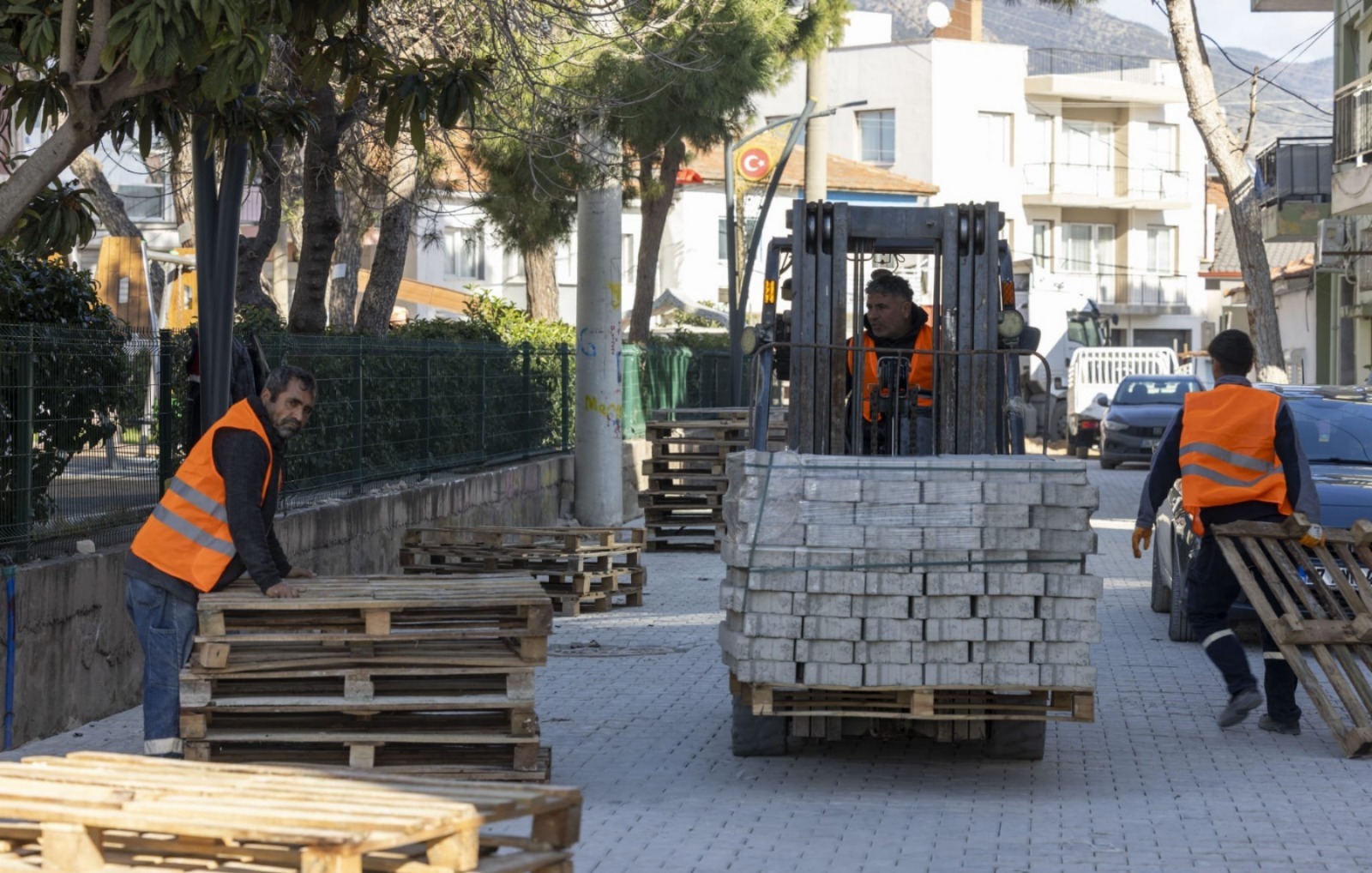 Muhtarlar ve esnaflardan memnuniyet mesajları