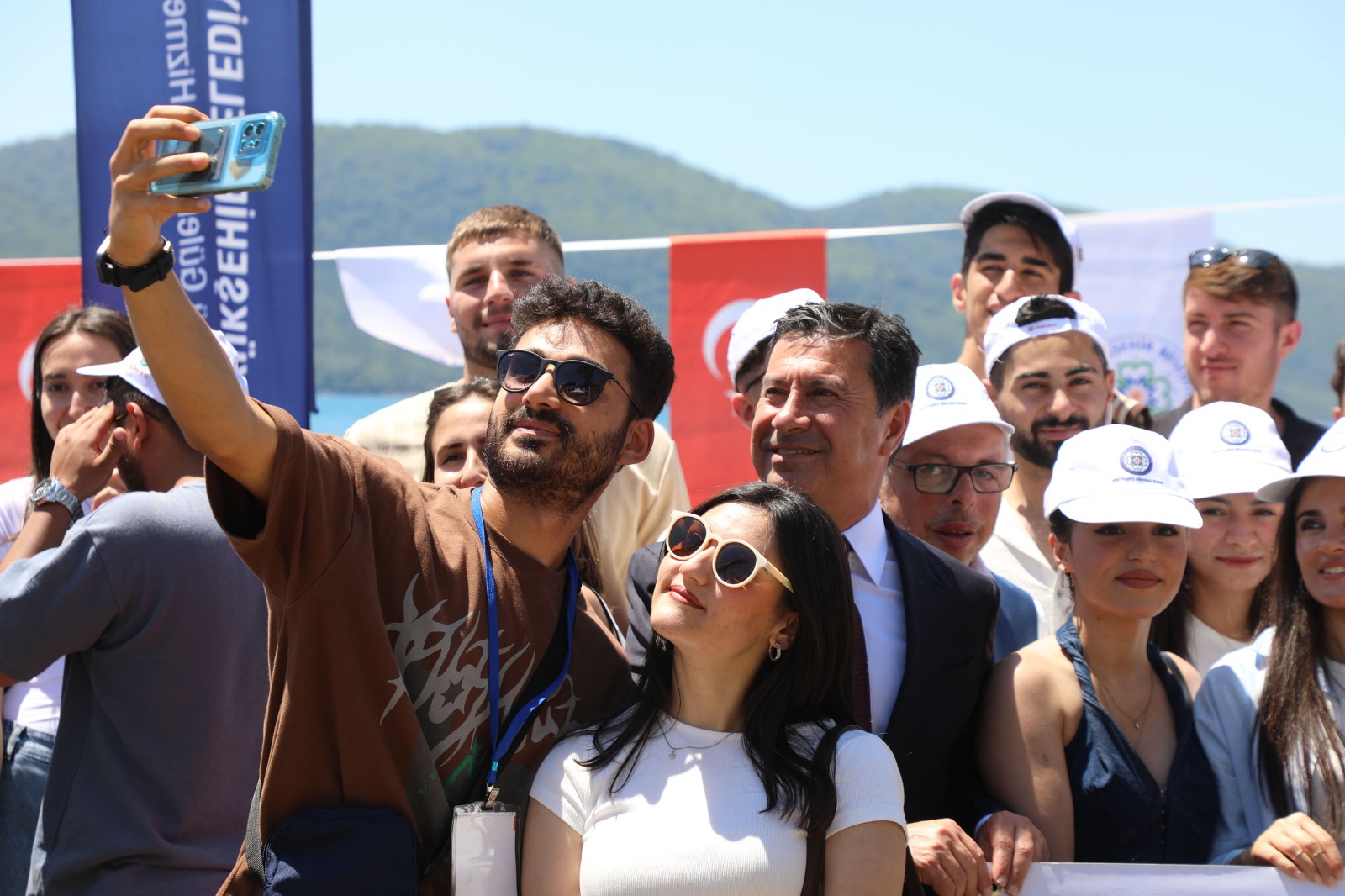 Gençlerin demokrasiye katılımı güçleniyor