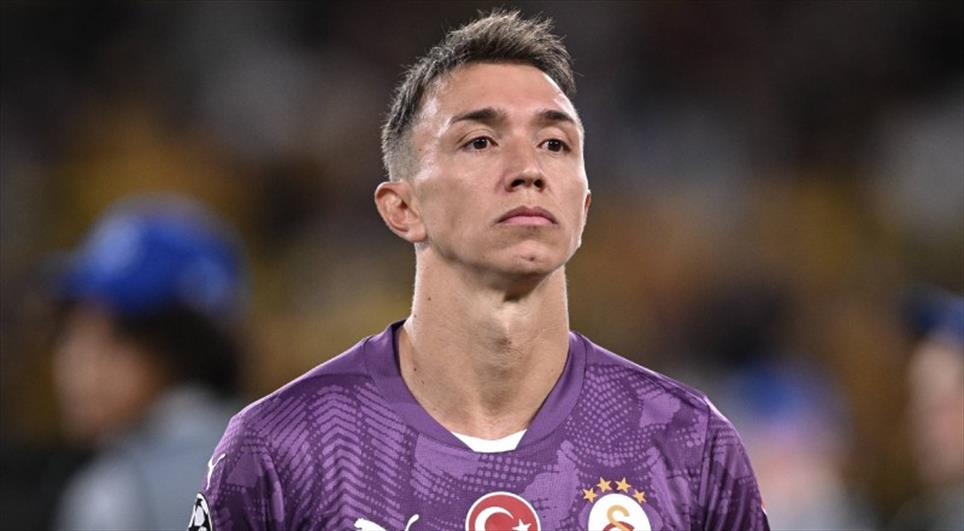 14 yıllık Galatasaray kariyerine nokta koydu