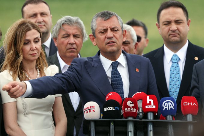 Ögür Özel ve Umut Akdoğan nikah şahidi olmuştu