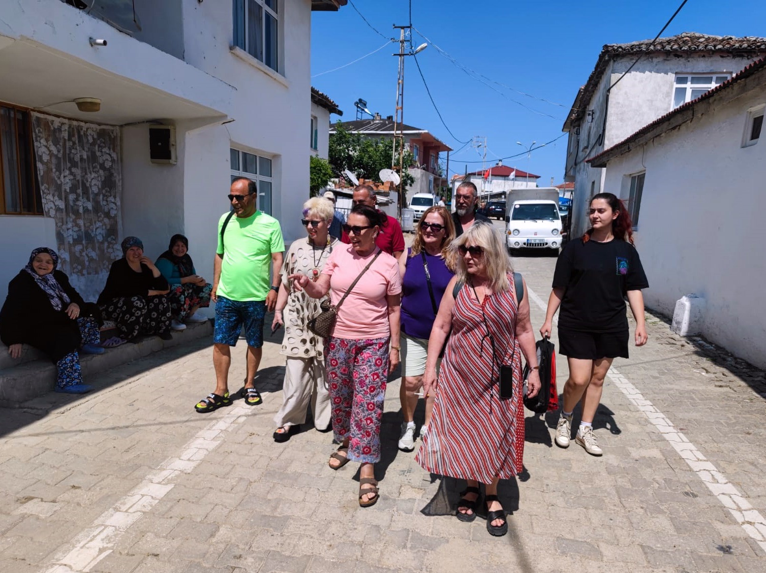 Hasat coşkusu ve üreticilerle sohbet
