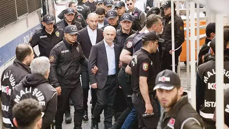 “Bu insanlar seçilmiş belediye başkanları”