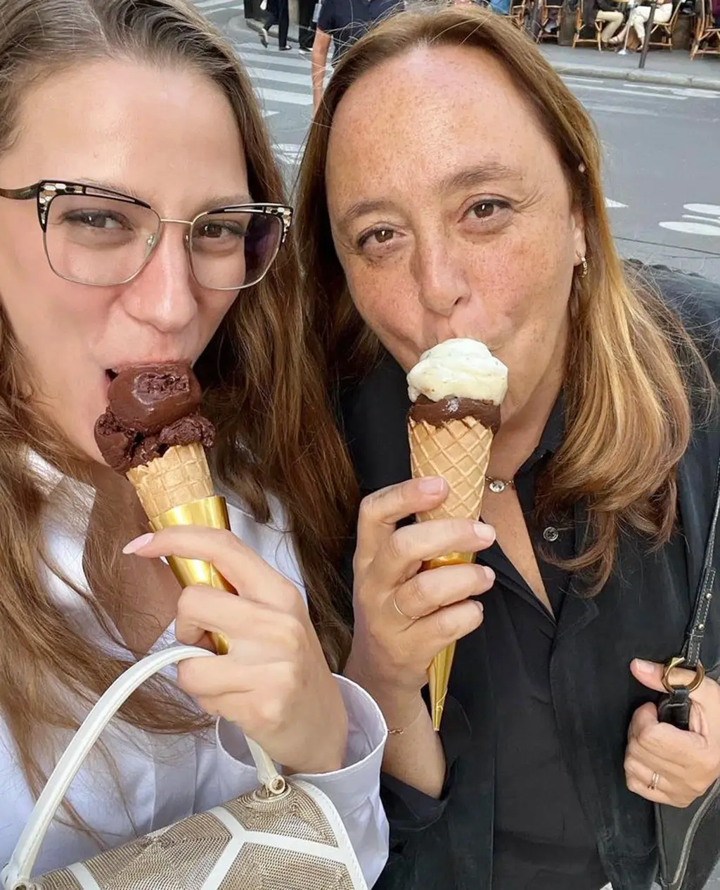 Serenay Sarıkaya Ayşe Barım 1