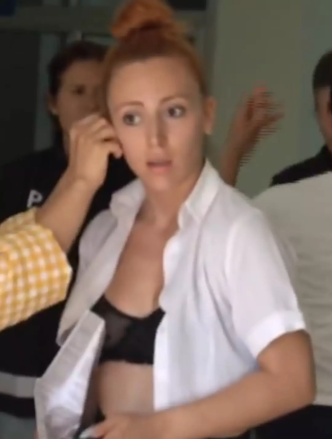 Kıyafeti tartışma konusu oldu