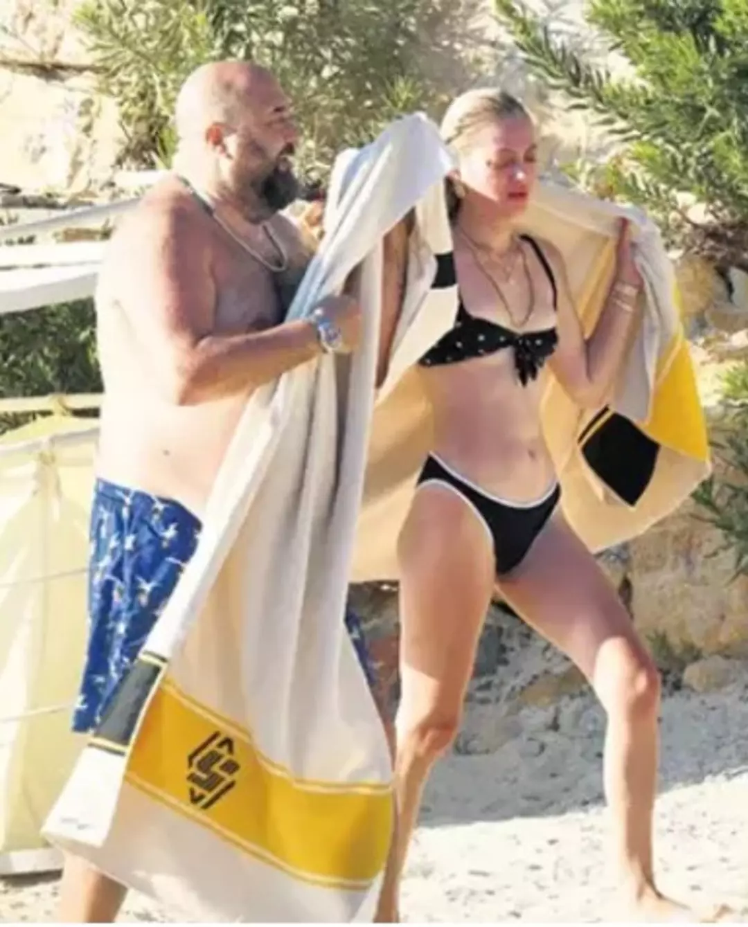 Plajda romantik anlar